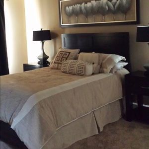 Michael Amini Luxury Bedding Ensemble